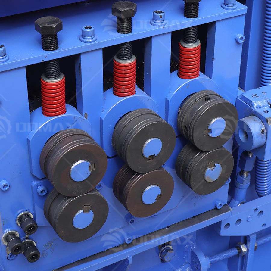Domax Machinery hanger machine detailed images