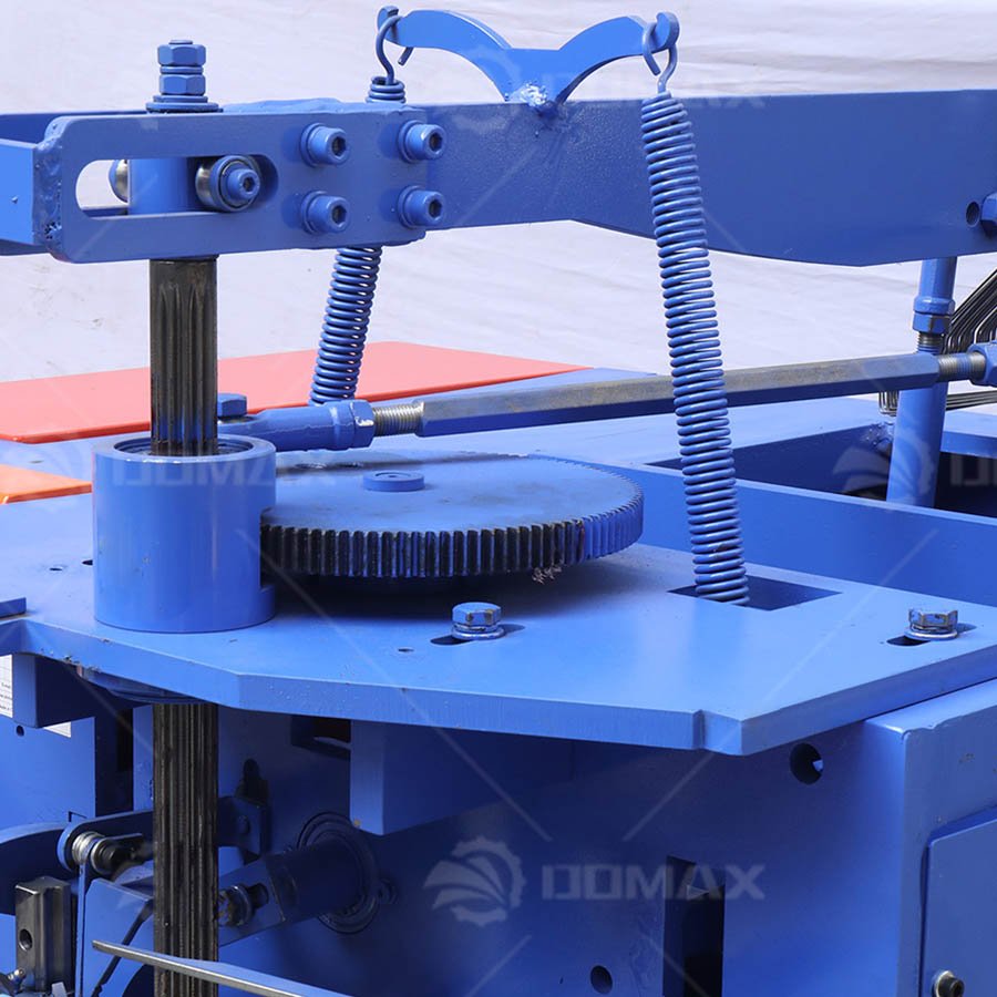 Domax Machinery hanger machine detailed images