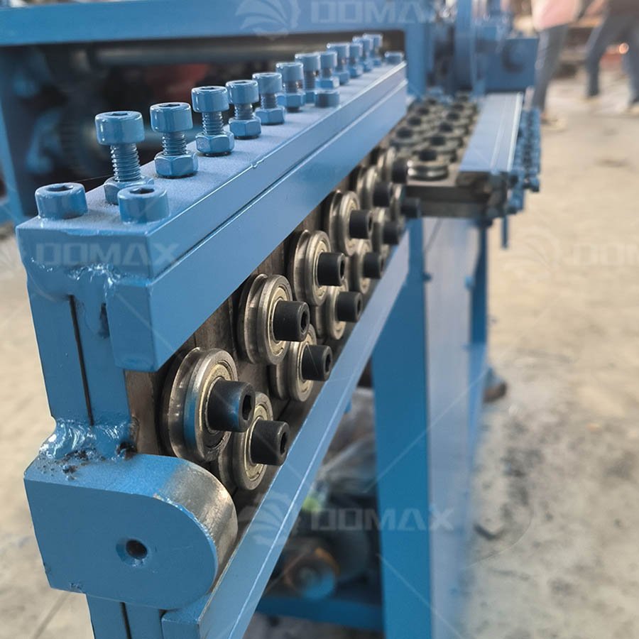 Domax Machinery hanger machine detailed images